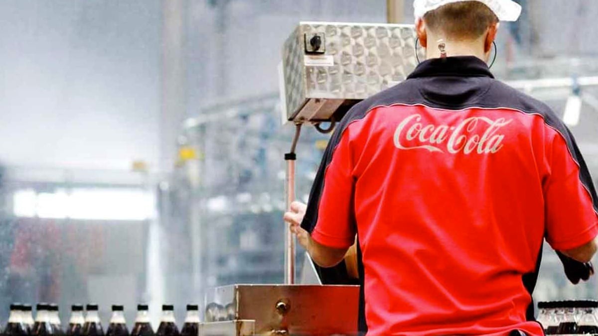 Coca-cola busca en Sevilla 30 operarios para trabajar en sus fábricas