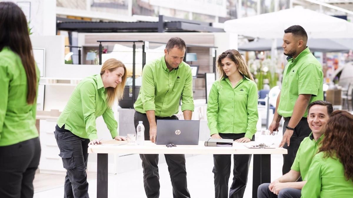 Leroy Merlin busca 1.443 empleados: Sin experiencia y con sueldos desde 1.200 euros