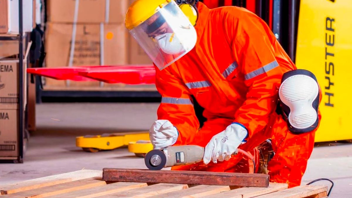 La Junta de Andalucía oferta 19.000 empleo con sueldos de hasta 1.950 euros al mes