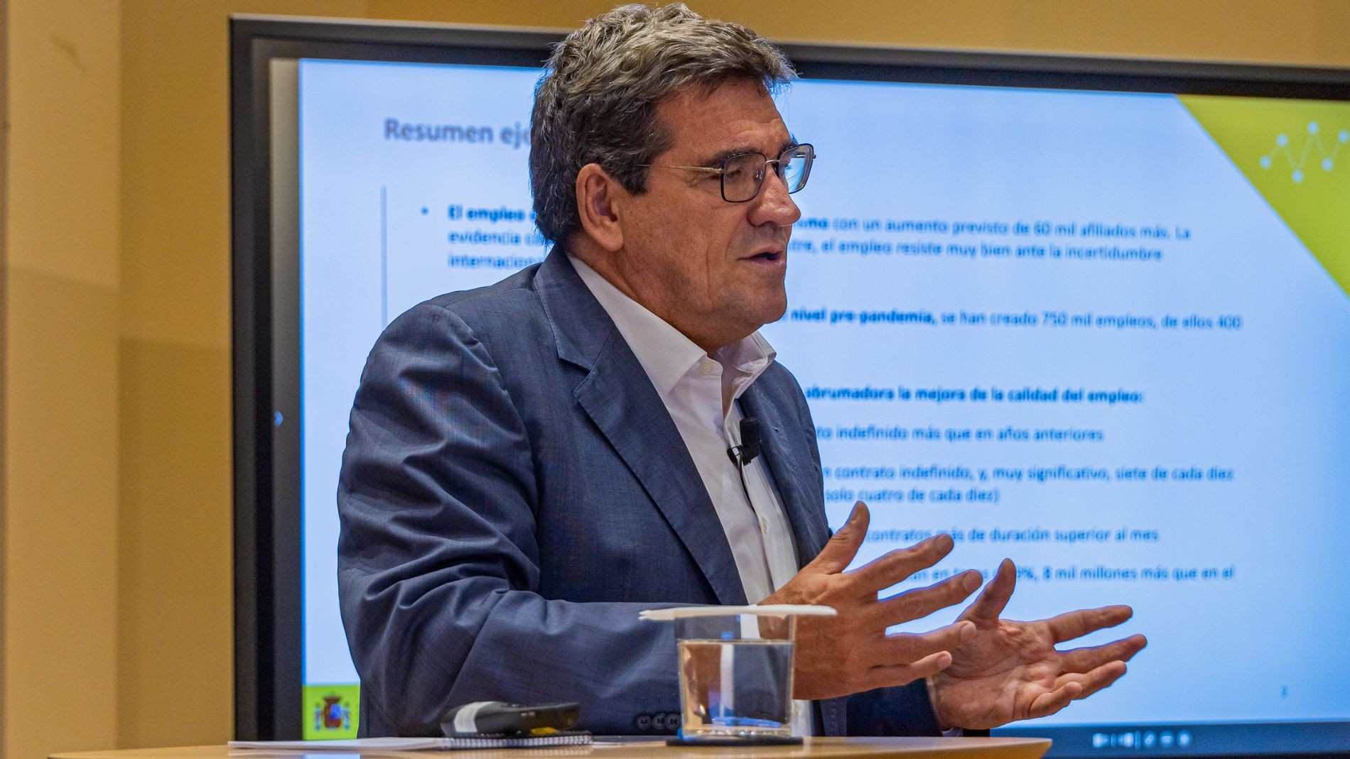 Escrivá quiere destopar la base de cotización y la pensión máxima en 30 años para blindar los ingresos del sistema