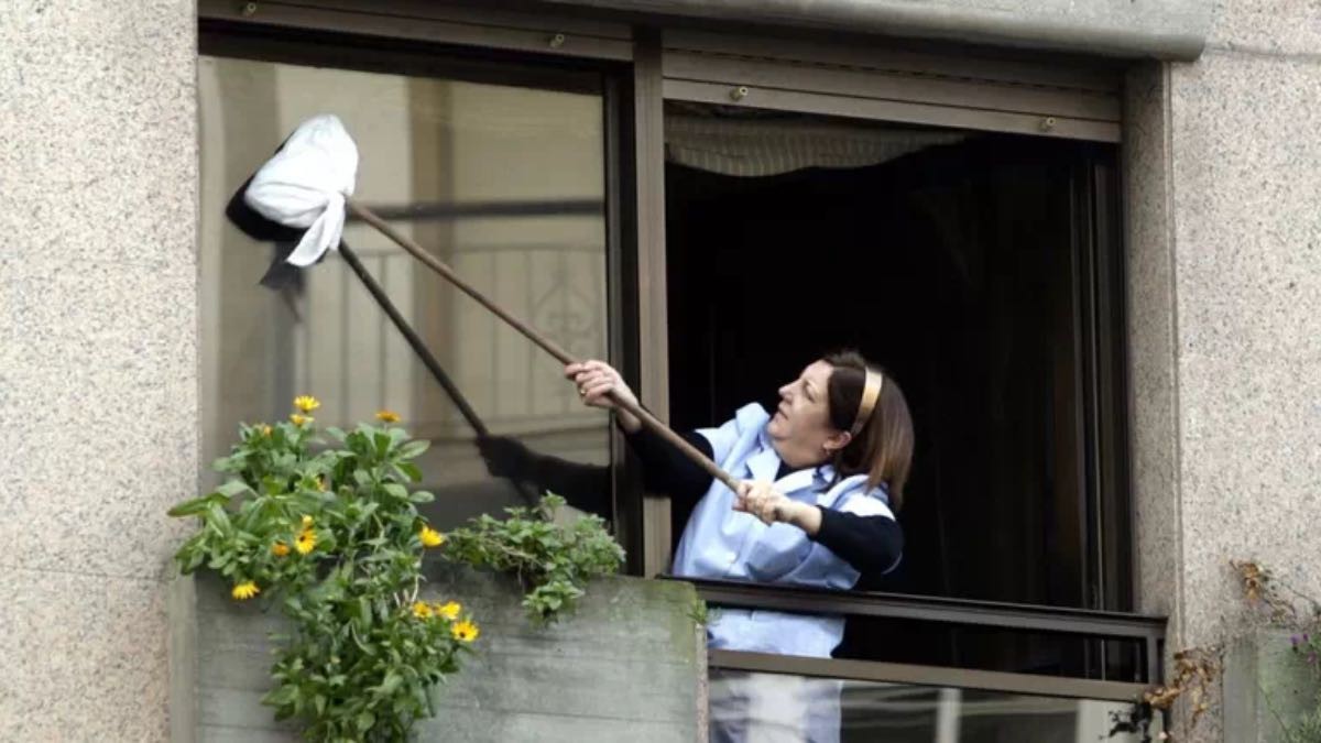 El Gobierno aprueba que las empleadas del hogar tengan derecho a paro este martes