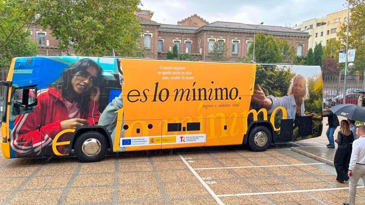Llega el autobús del Ingreso Mínimo Vital: recorrerá España en busca de más beneficiarios
