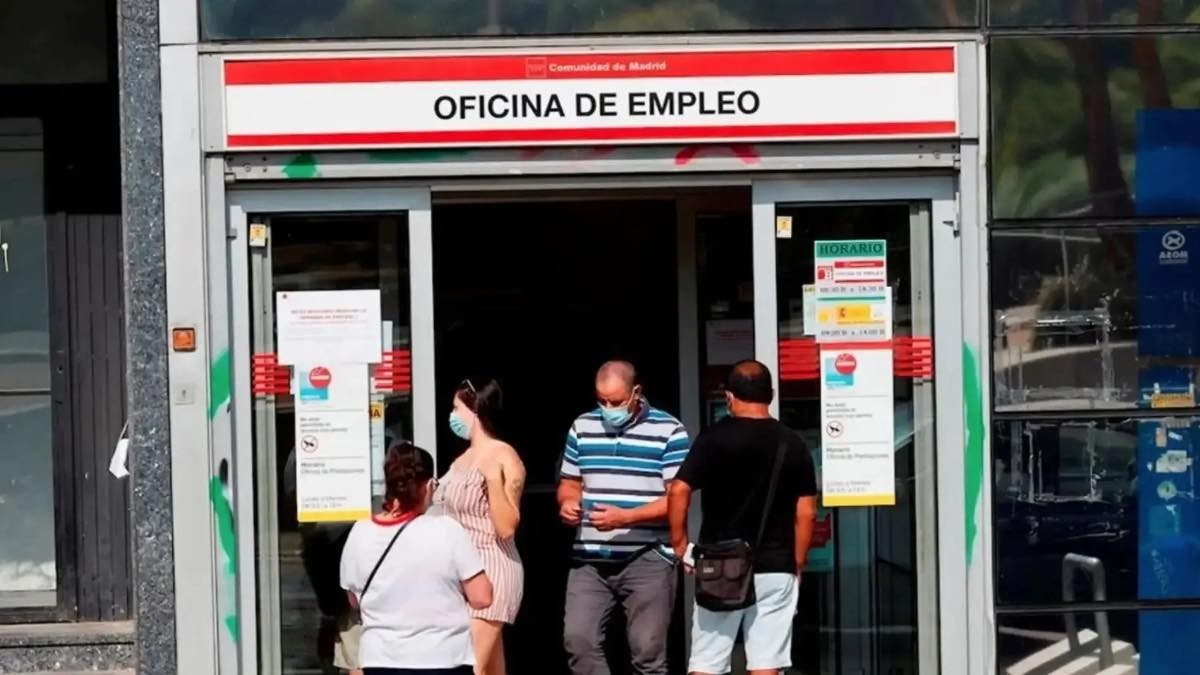 Las 3 ayudas del Gobierno que pueden pedir los desempleados a partir de los 50 años