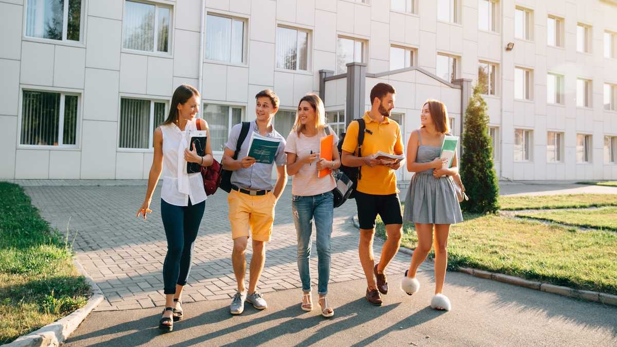 Las 10 carreras universitarias con más salidas laborales