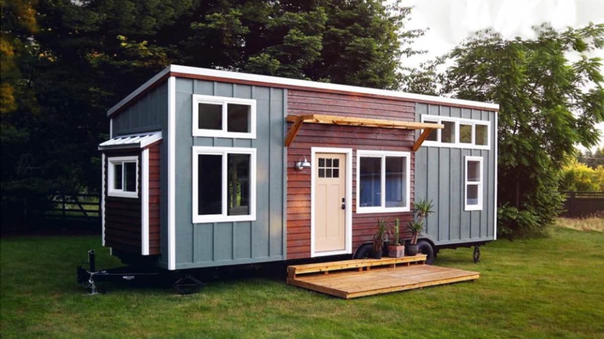 La espectacular casa prefabricada con porche y doble altillo que viene totalmente amueblada