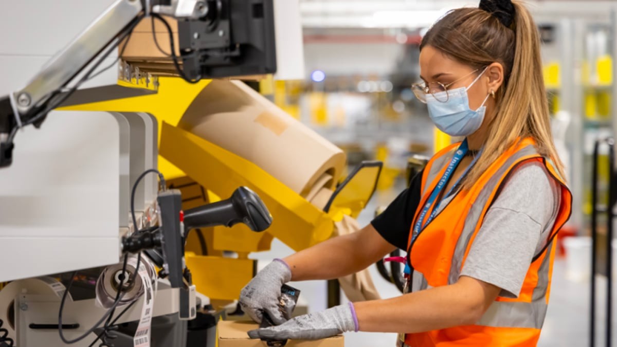 Amazon publica ofertas de empleo en Madrid y Barcelona con sueldos de 1.700 euros para la campaña de Navidad