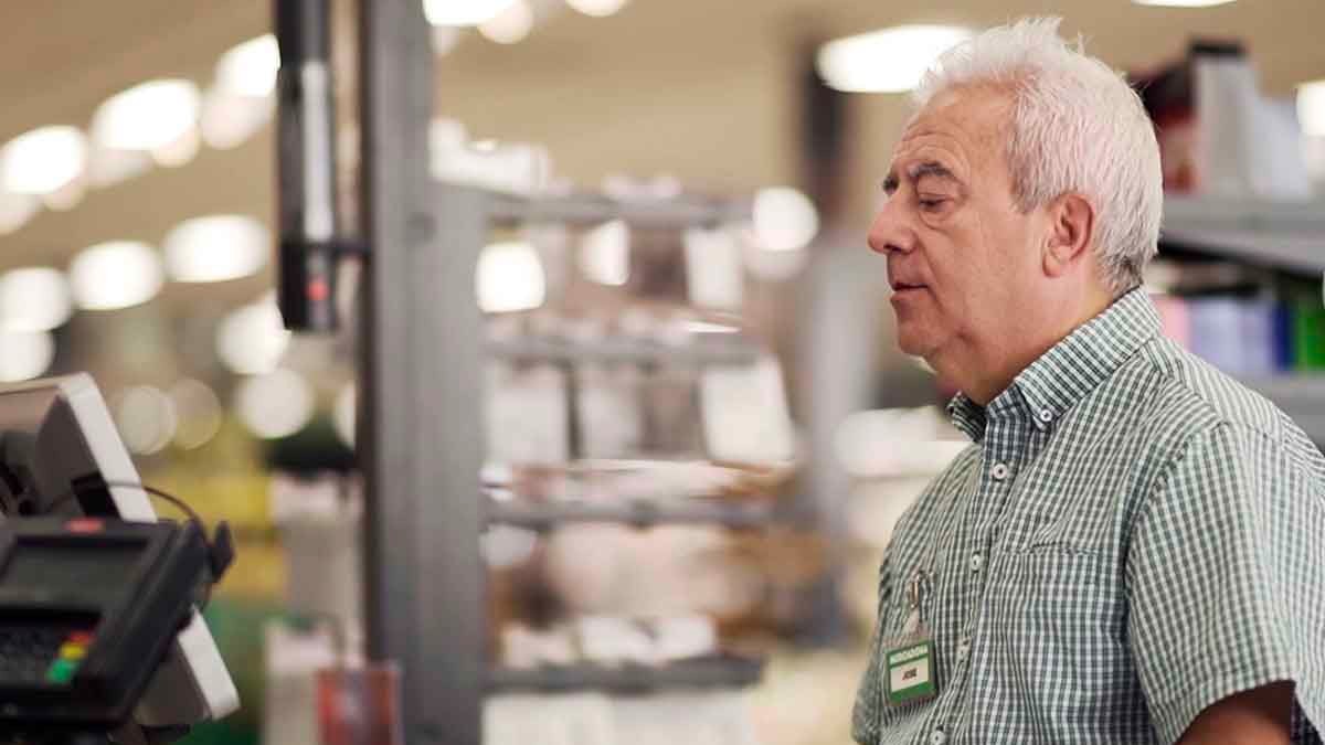 Empresas que dan trabajo a mayores de 50 años y no es necesario tener experiencia previa