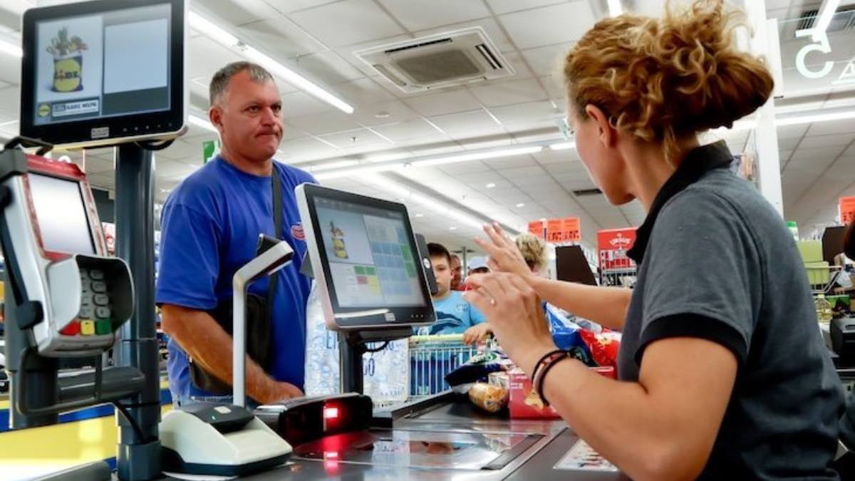 Lidl: los cambios o avisos enviados a sus trabajadores por WhatsApp no serán válidos