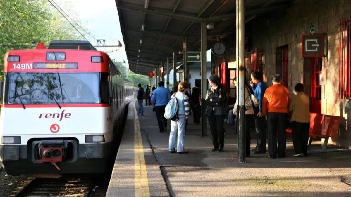 Renfe entrega 2 millones de abonos gratuitos para viajar en sus trenes