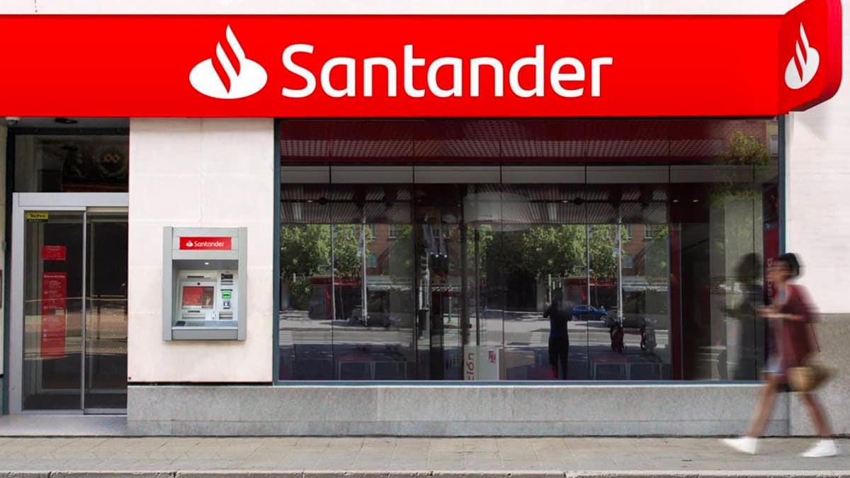 El Banco Santander lanza un aviso a los mayores de 65 años con una vivienda en propiedad