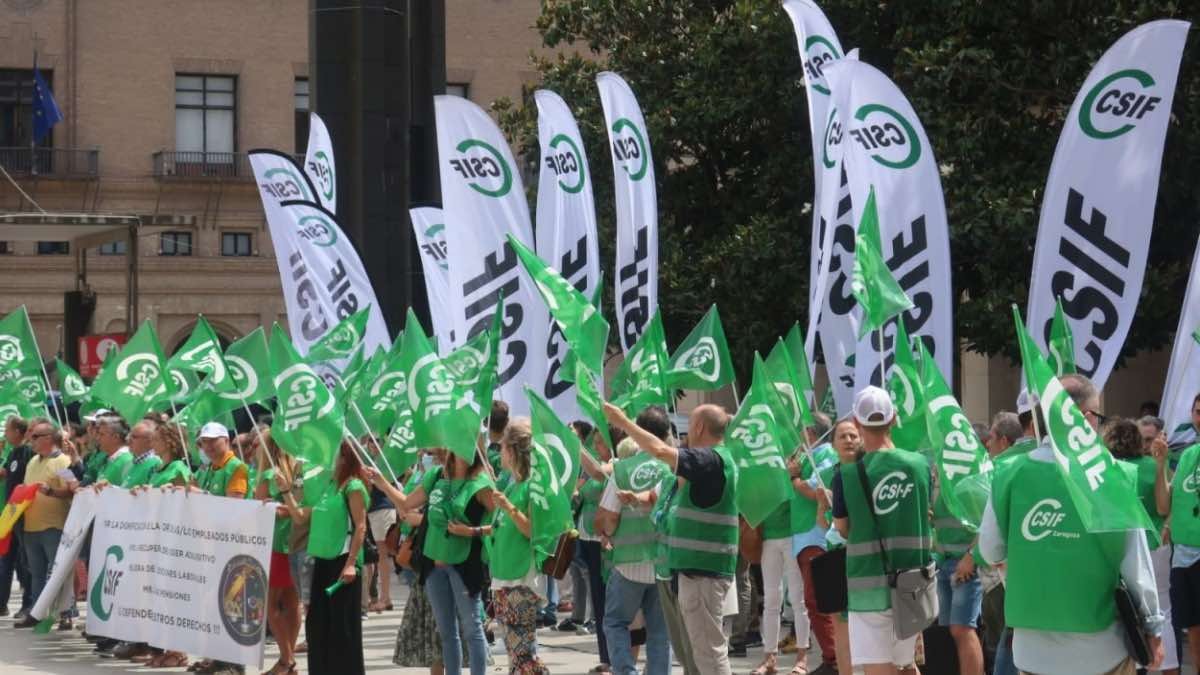 Los sindicatos de funcionarios 'amenazan' al Gobierno por el teletrabajo