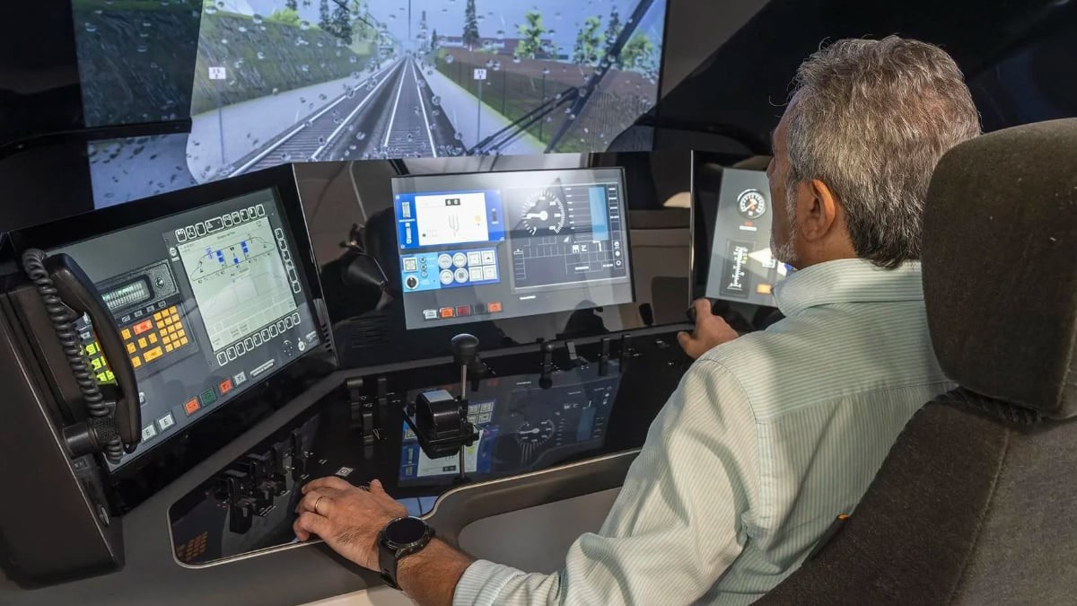 Cuánto cobra un maquinista de Renfe: requisitos para cobrar un sueldo de 3.000 euros al mes
