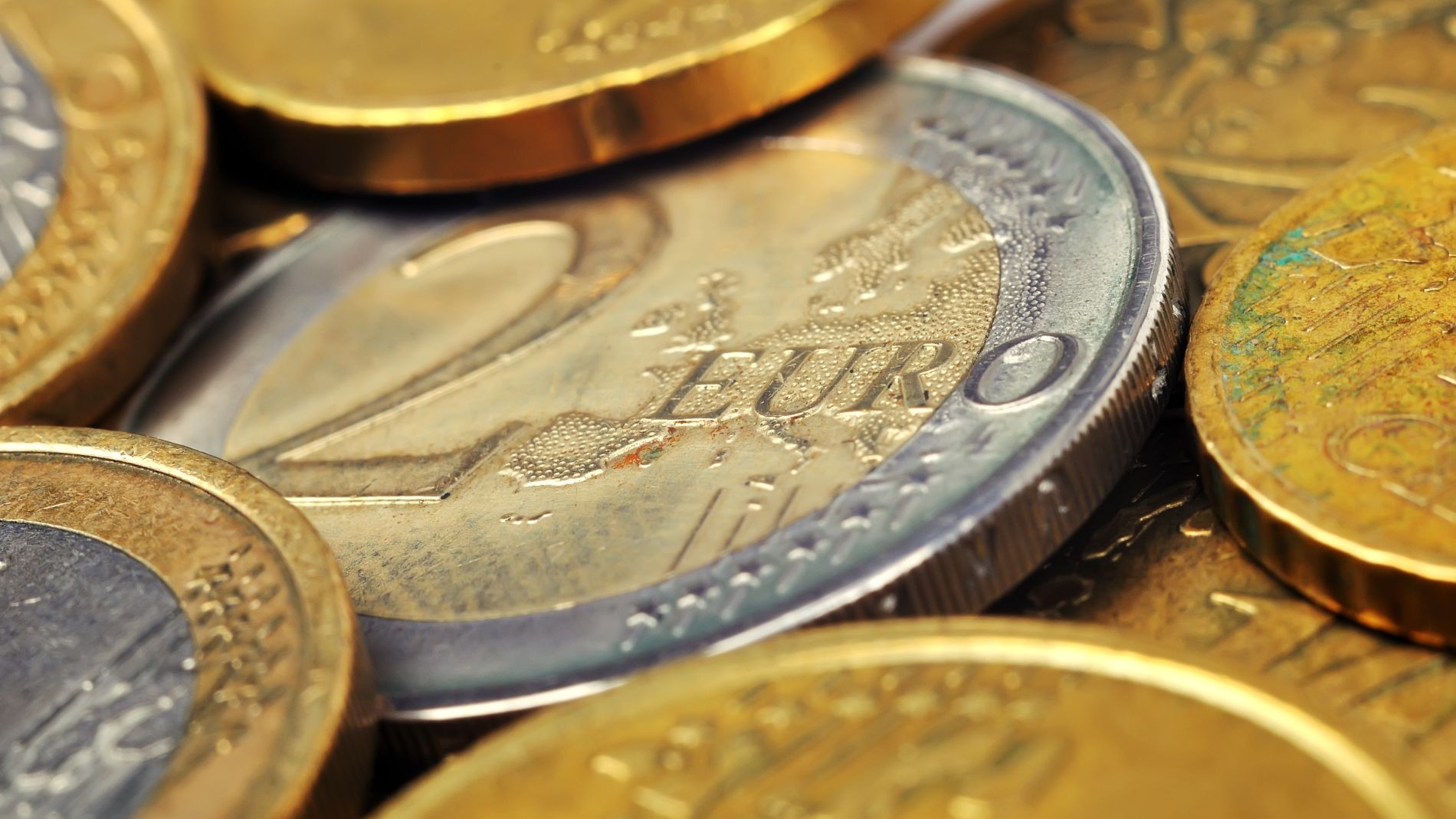 La Guardia Civil avisa la nueva moneda falsa de dos euros y cómo detectarlas