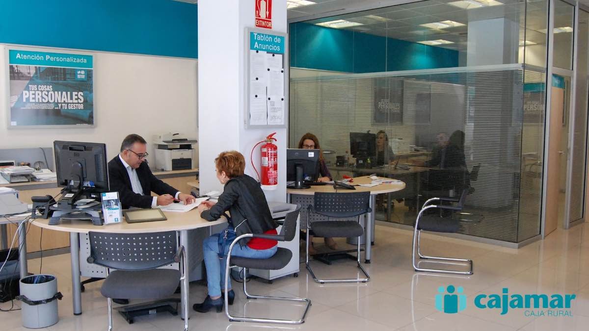 Cajamar necesita personal: 44 ofertas de trabajo con contrato indefinido