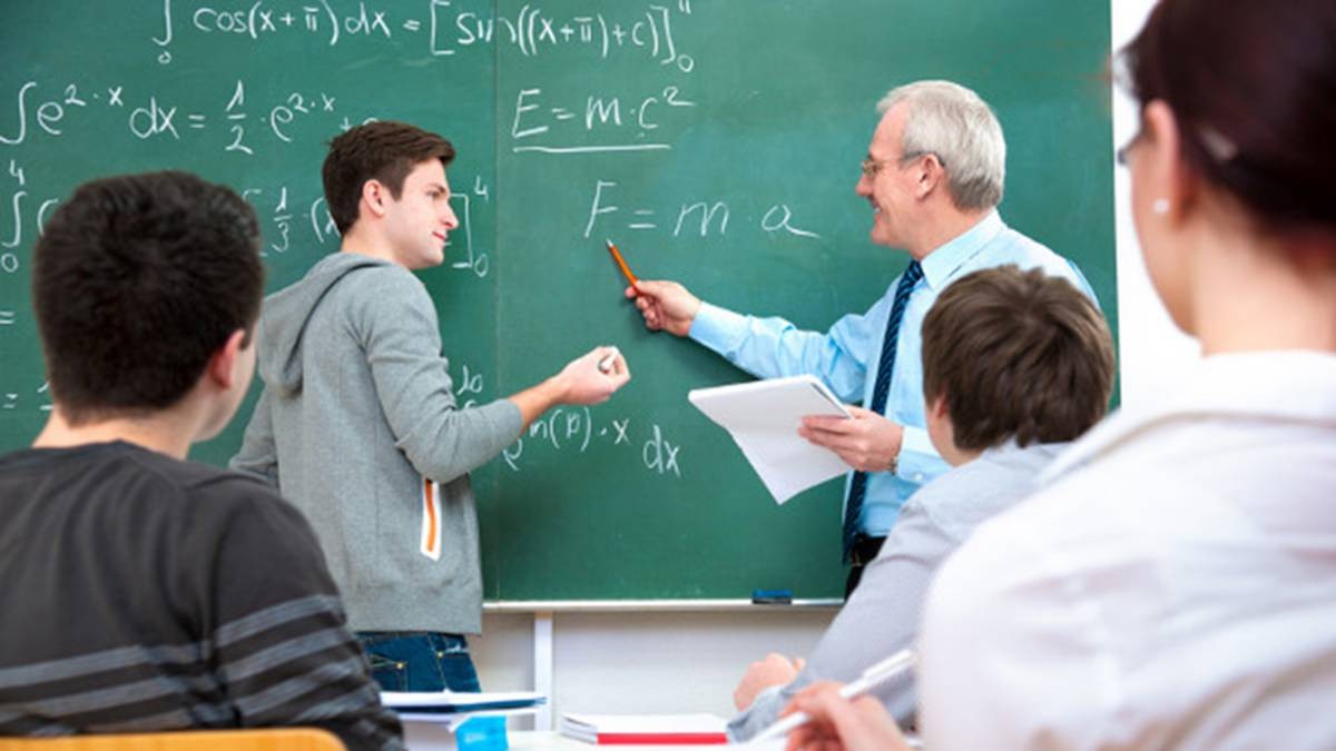 Educación: El BOE publica 12.000 plazas de empleo para profesores de ESO y FP