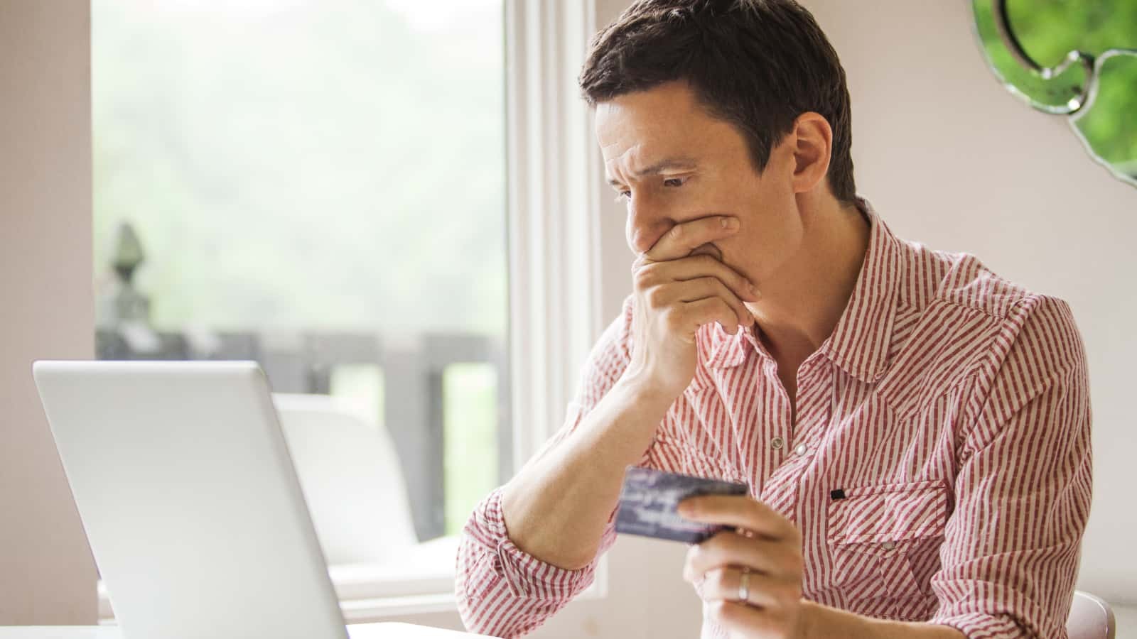 Regalos de Navidad: ¿qué hacer si no llega una compra online? La OCU aconseja esto