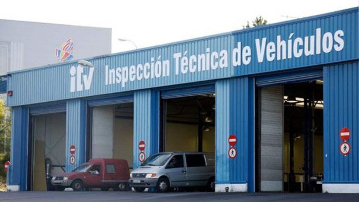 Aviso de la DGT: La multa de 80 euros nada más salir de la ITV