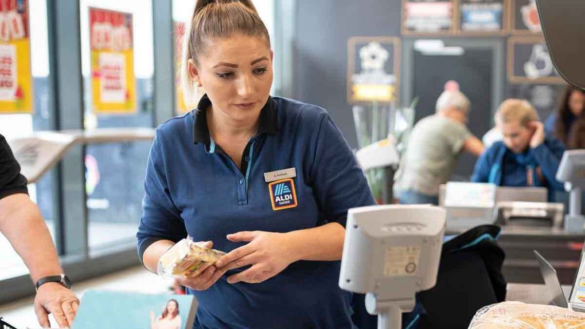 Aldi necesita personal sin experiencia con sueldos de 1.200 euros al mes