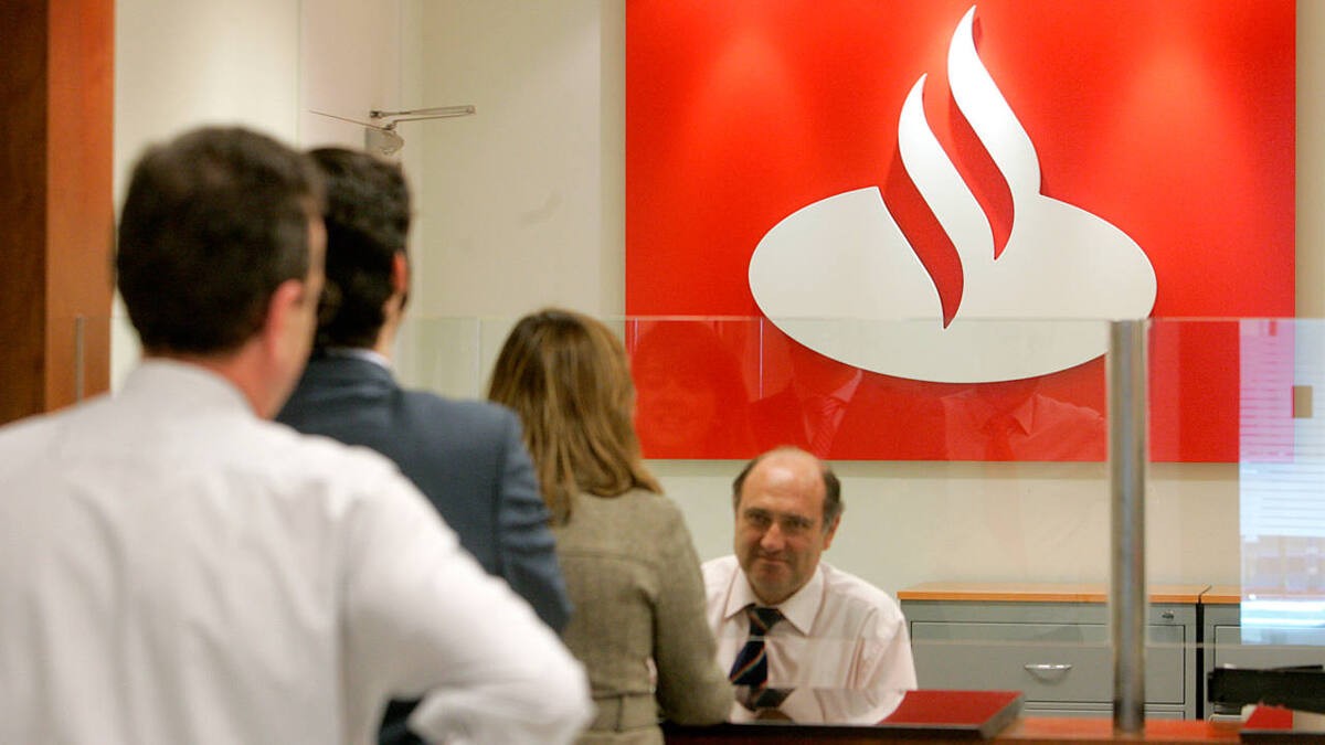 ¿Quieres trabajar en Banco Santander? La entidad financiera publica 134 puestos de trabajo