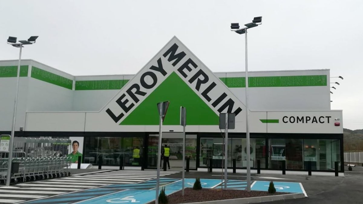 Leroy Merlin tiene la estufa que parece una chimenea, no necesita salida de humos y funciona sin electricidad