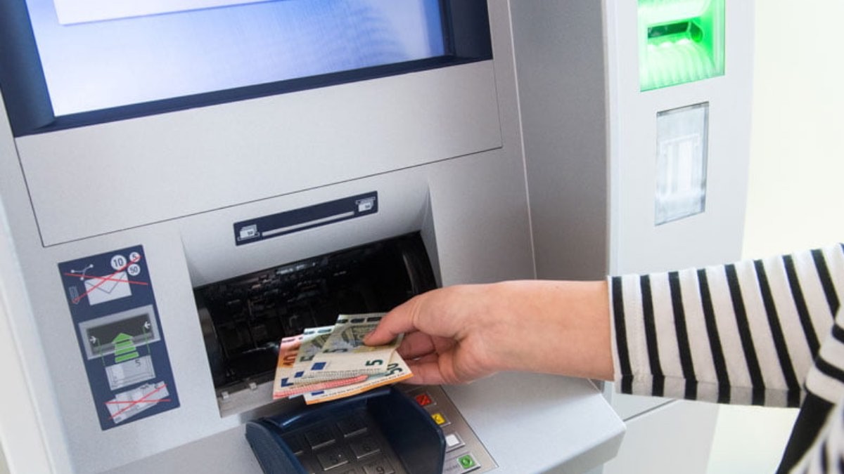 Cuánto dinero en efectivo se puede ingresar en el cajero sin alertar a Hacienda