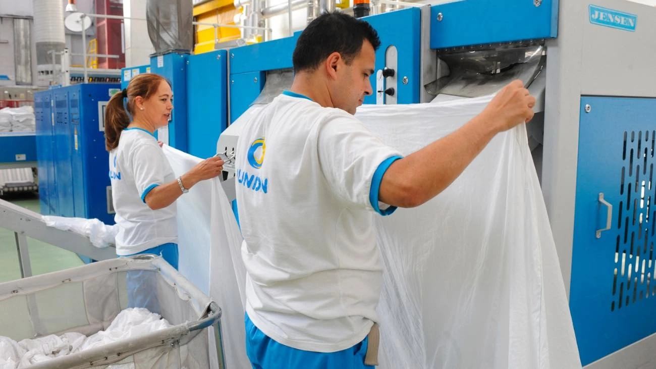 Ilunion necesita cubrir más de 300 puestos de trabajo con sueldos de 1.200 euros al mes