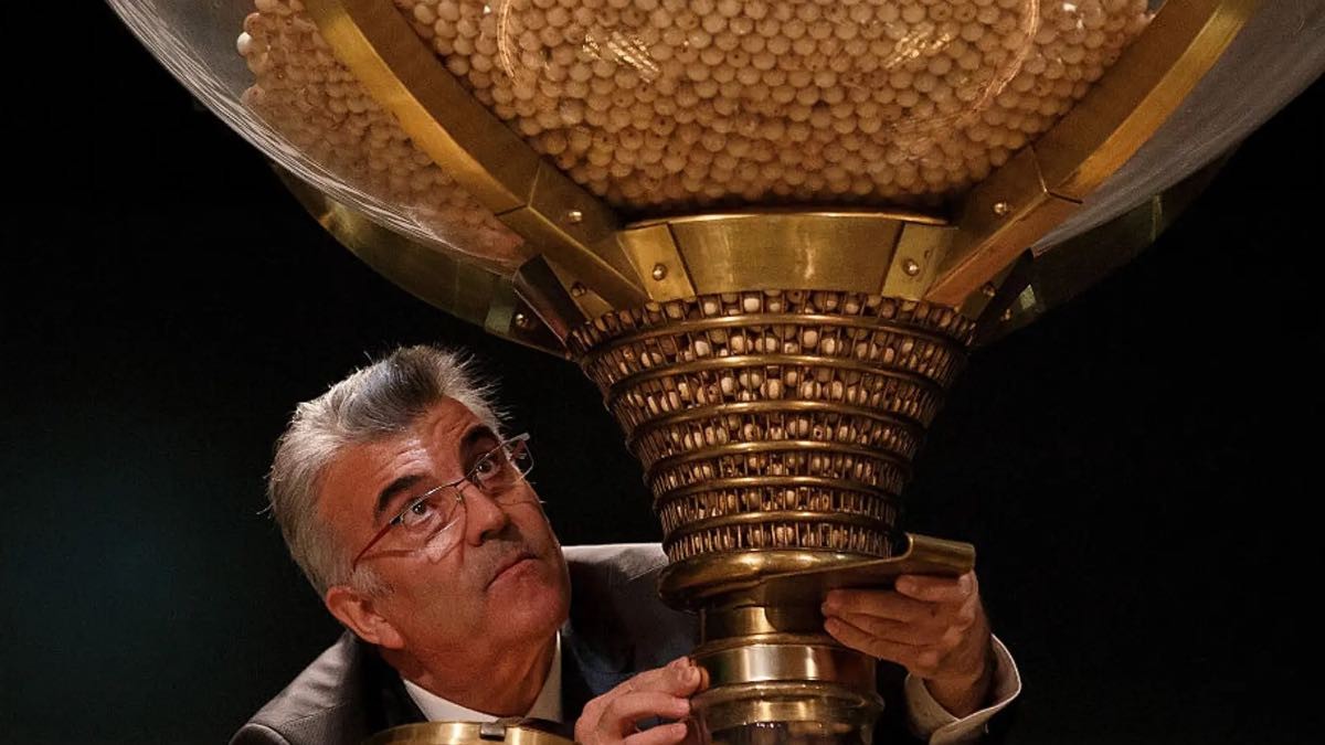 En qué premios de la Lotería de Navidad puedes llevarte dinero con las terminaciones