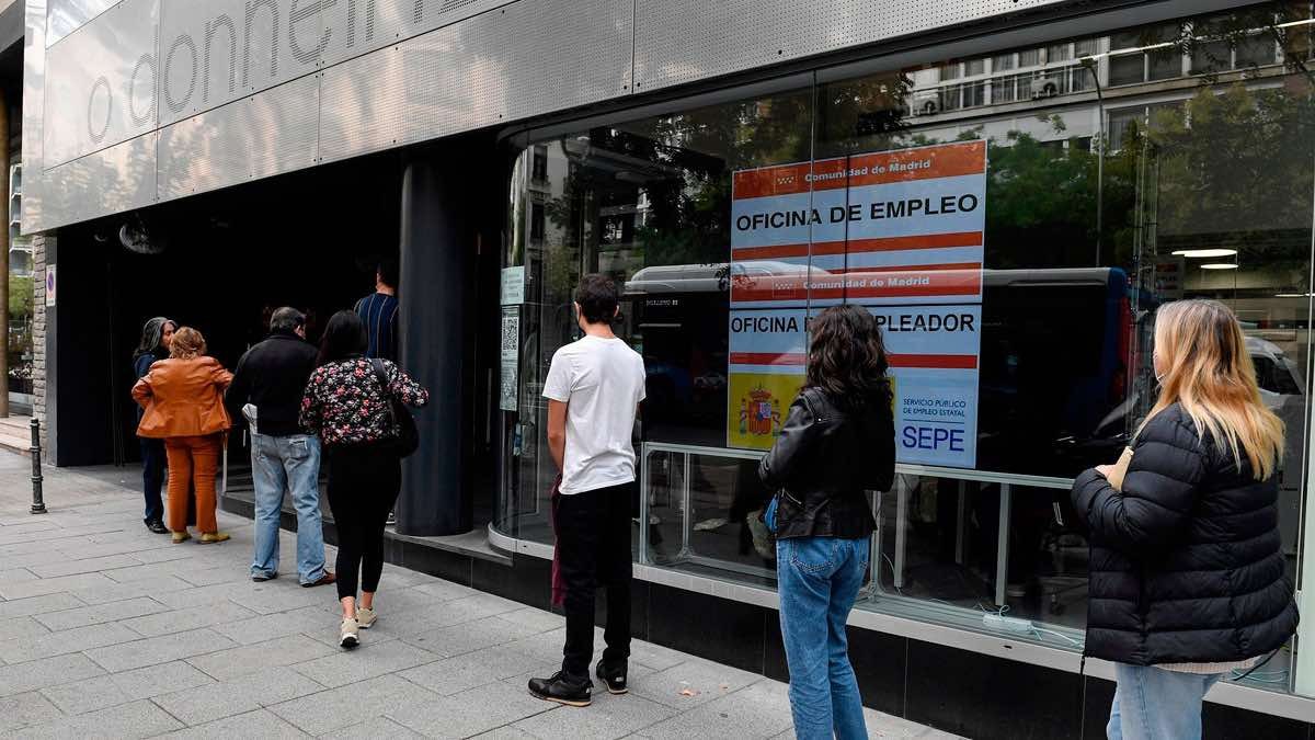 Aviso del SEPE a los trabajadores que quieren pedir el paro y tienen vacaciones por disfrutar