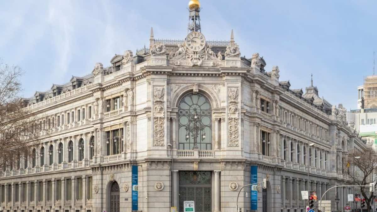 El Banco de España avisa: esta cuenta bancaria paga menos comisiones y hasta puede ser gratis