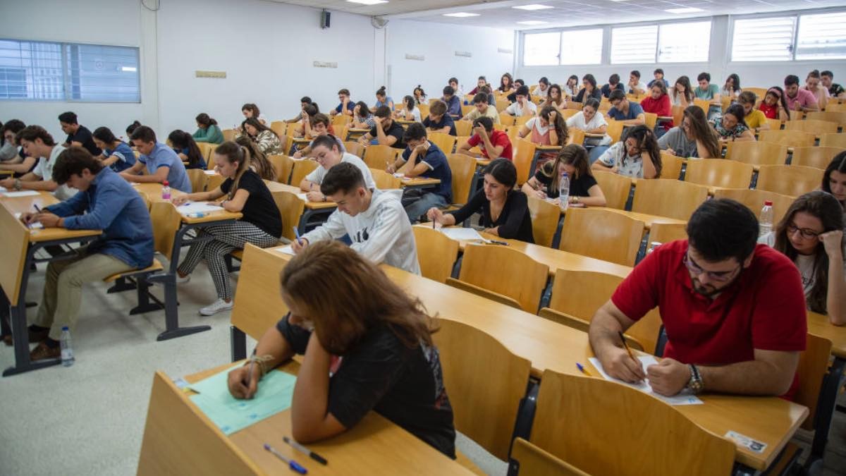 Últimos días para solicitar la beca 6.000 en Andalucía: 600 euros por cada mes