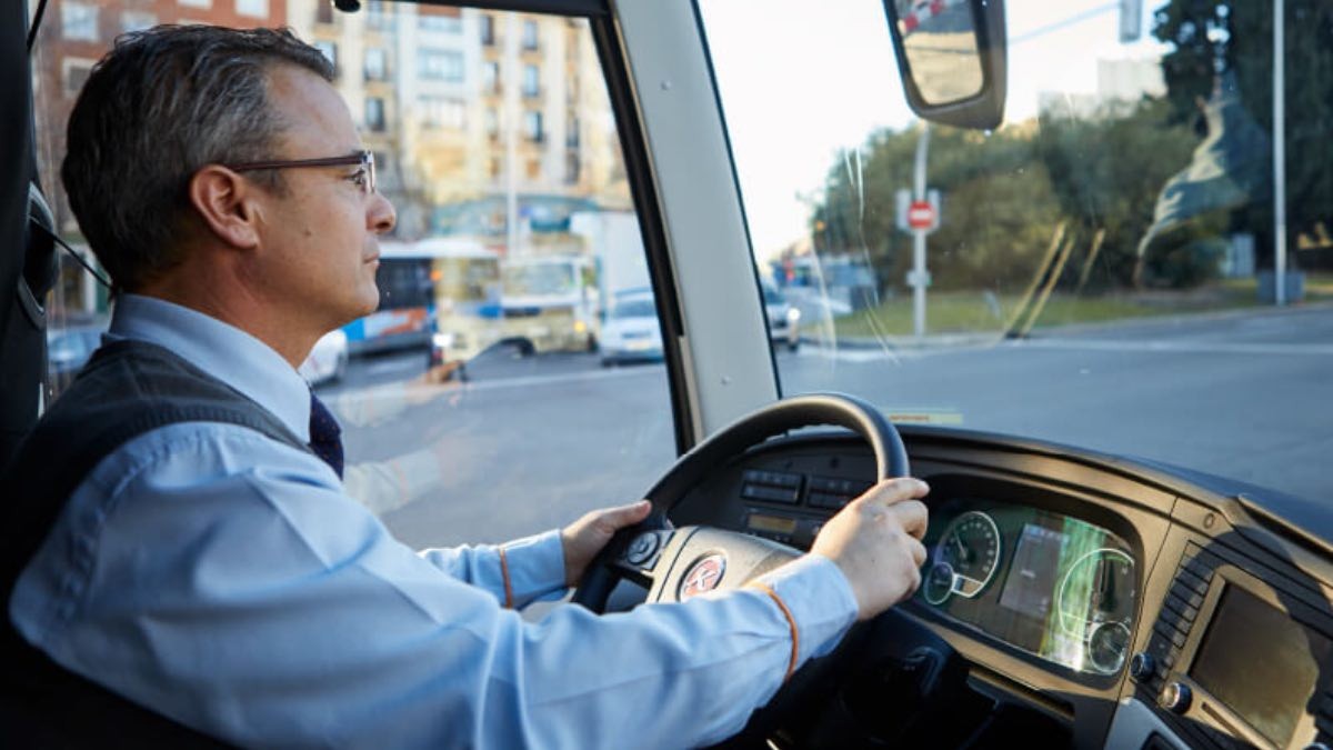 Alsa ofrece un curso gratis de conducción con compromiso de contratación