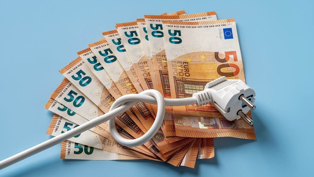 La OCU avisa: estas son las tarifas de luz más baratas para ahorrar dinero en 2023