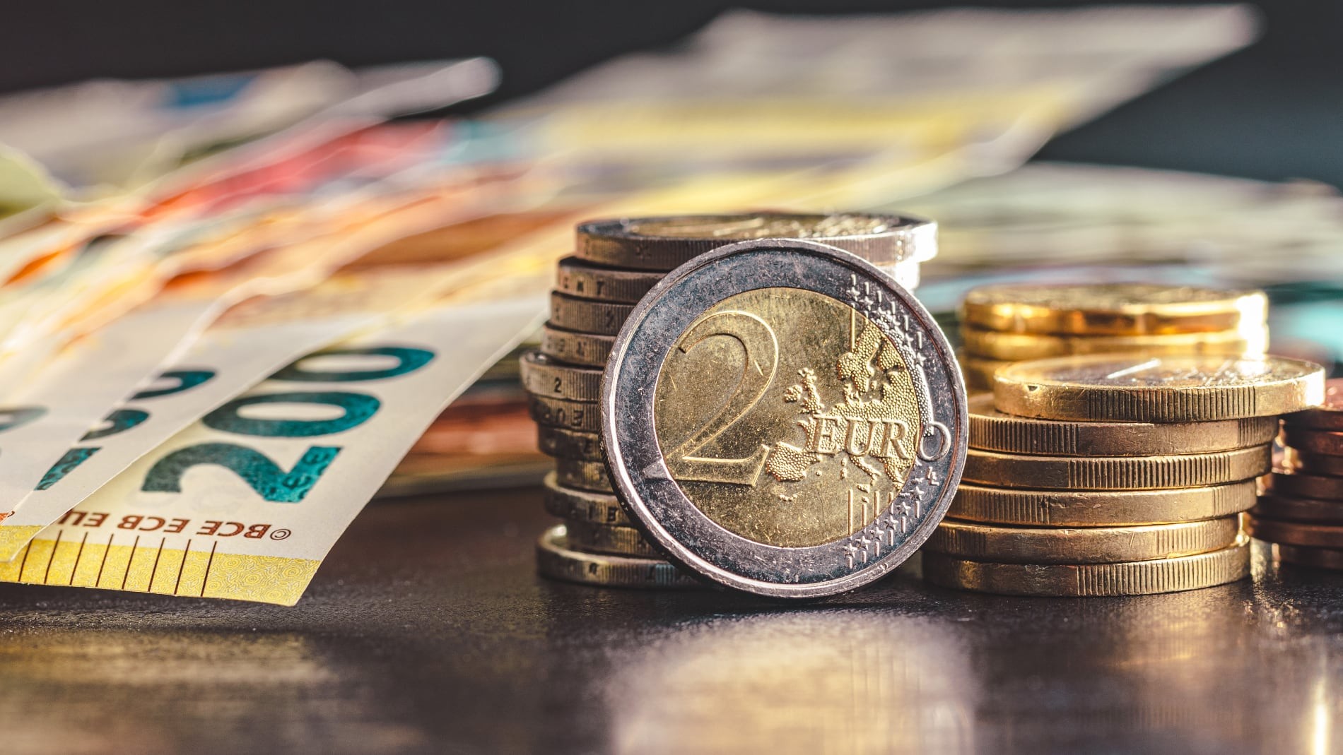 Cuál es el salario mínimo en la Unión Europea en 2023: desde los 399 euros en Bulgaria hasta los 2.387 euros en Luxemburgo