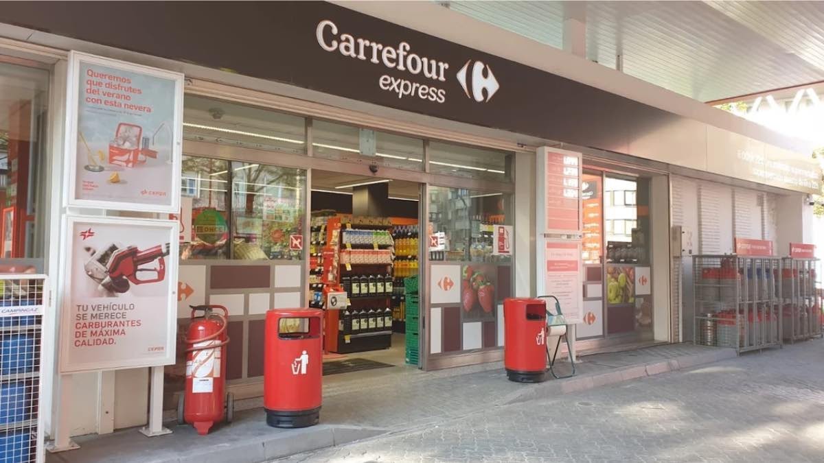 Carrefour rompe con Cepsa y ahora lleva sus tiendas a BP y Repsol