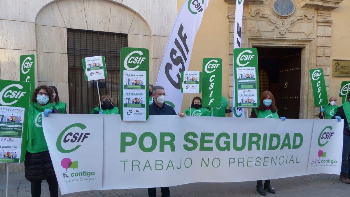 CSIF demanda a Hacienda por el retraso de la implantación del teletrabajo