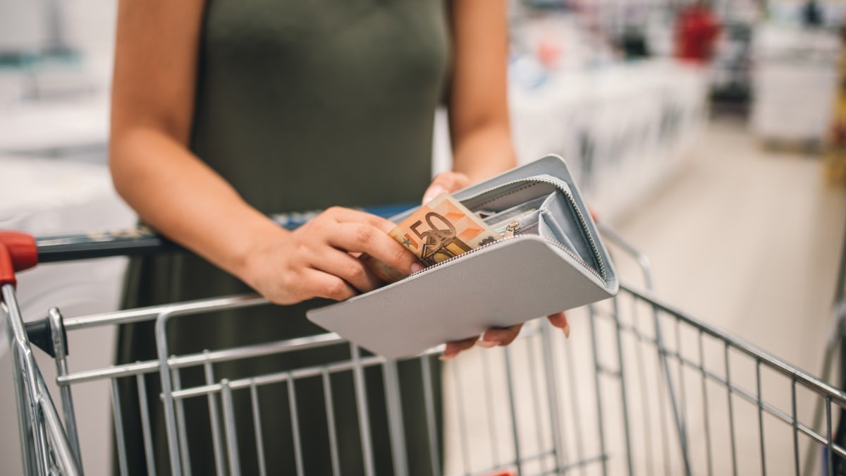 Cara y cruz para la eurozona: baja la inflación pero la tasa subyacente hace historia