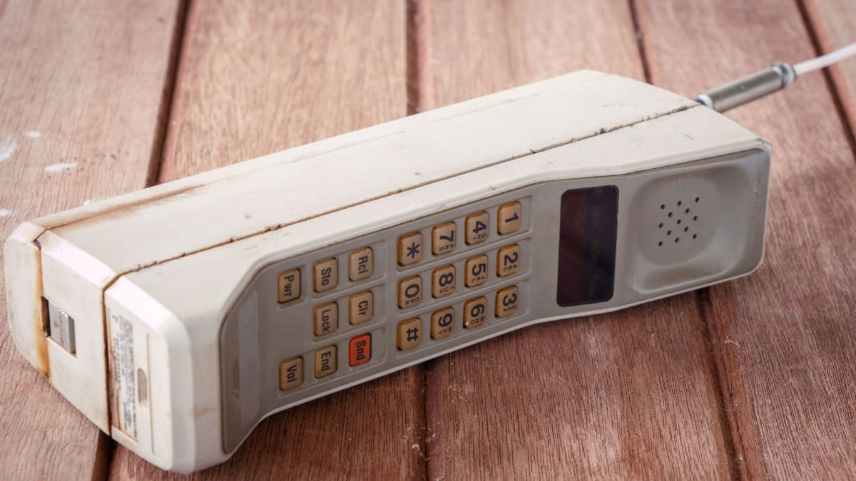 Motorola 8000