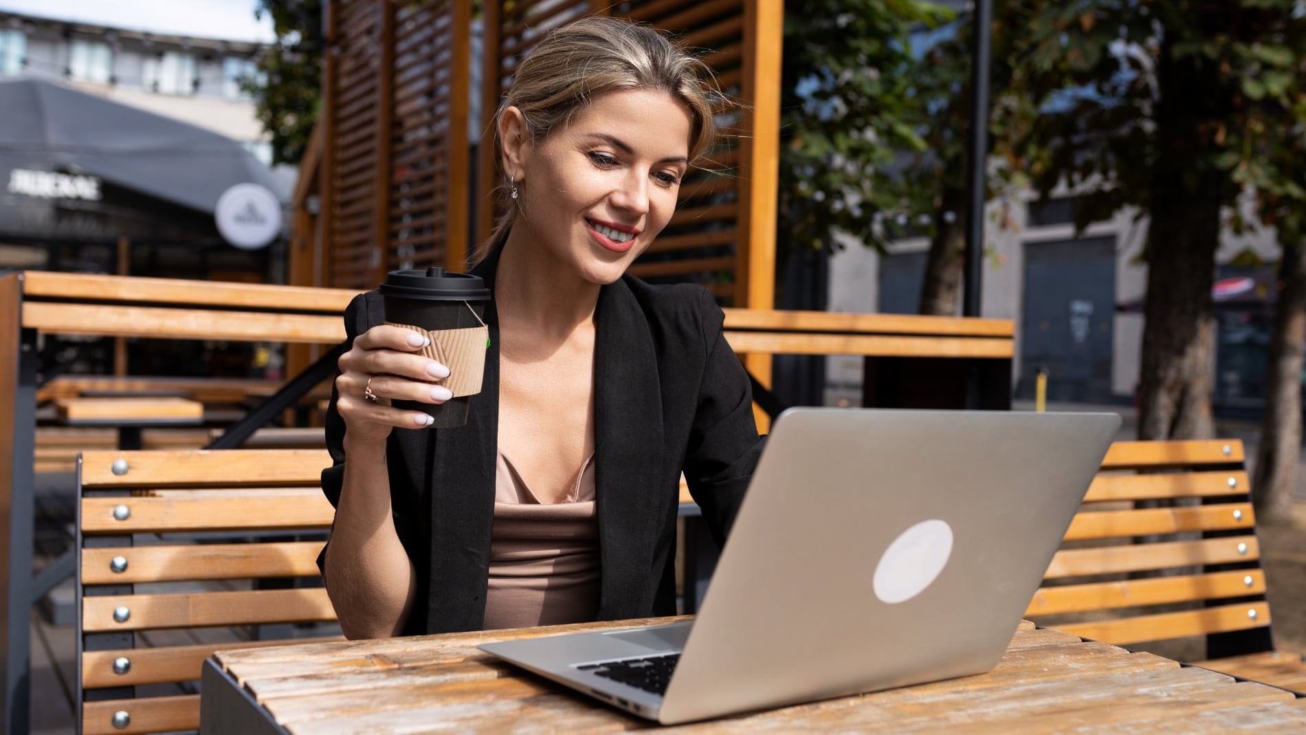 Estas son las 30 empresas con las mejores ofertas para teletrabajar según Forbes