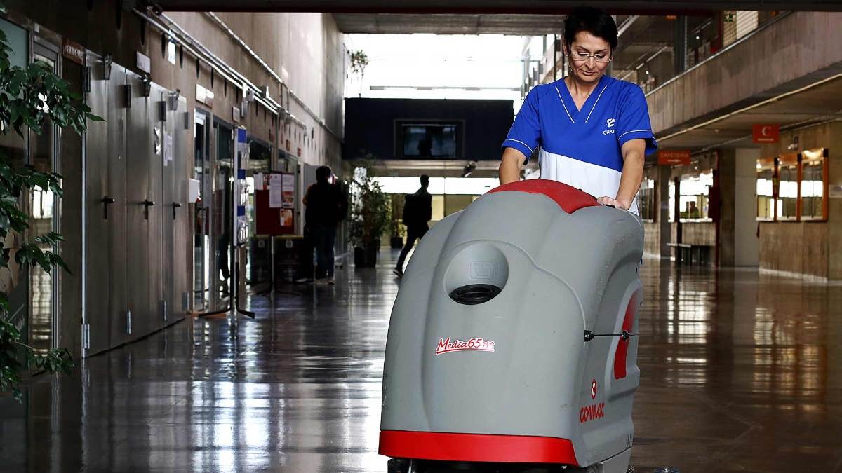 Clece necesita contratar a todo tipo de profesionales: en muchas vacantes no piden estudios