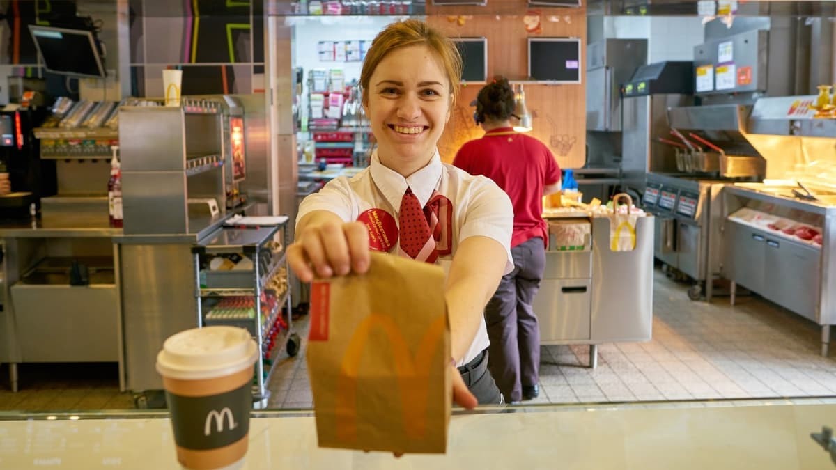 McDonalds necesita personal para cubrir 446 vacantes en estos restaurantes
