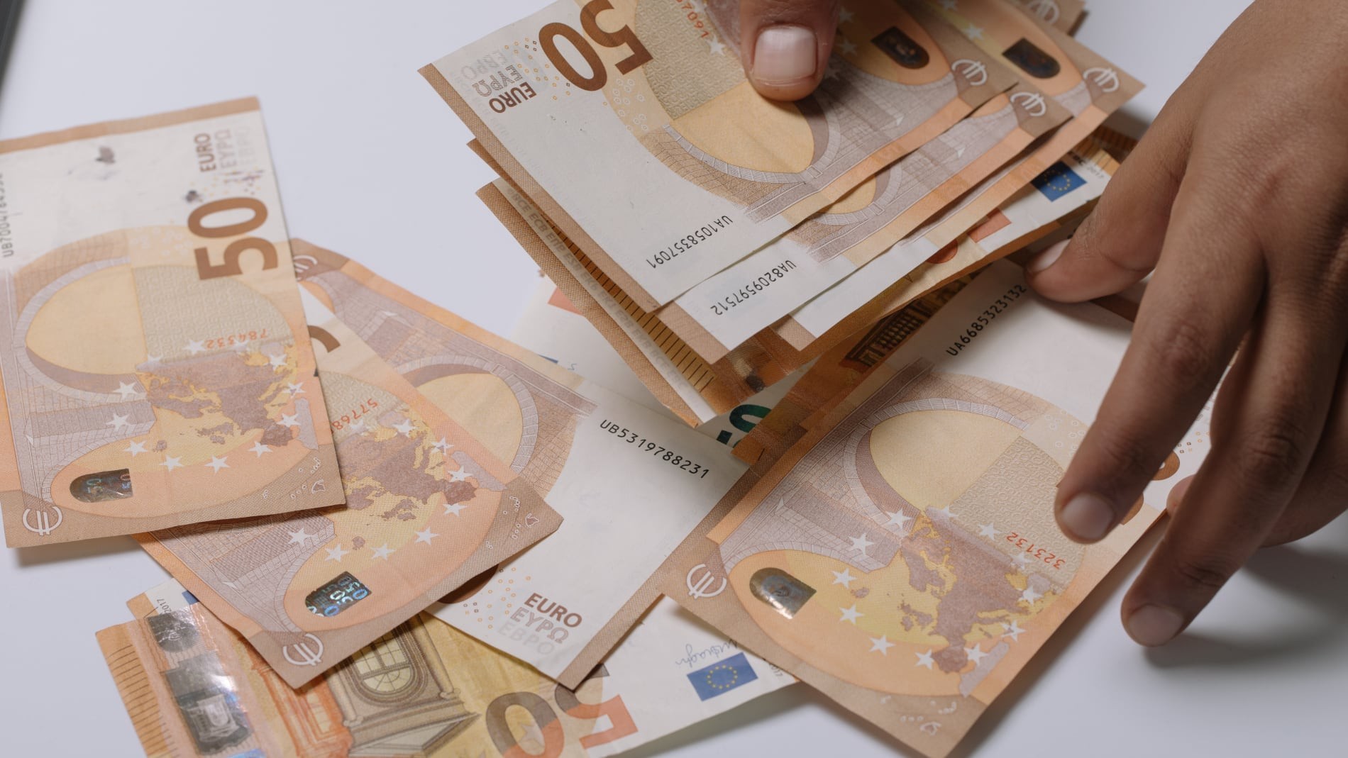 Las ayudas de 500 euros que puedes pedir tras agotar el paro pero reuniendo este requisito