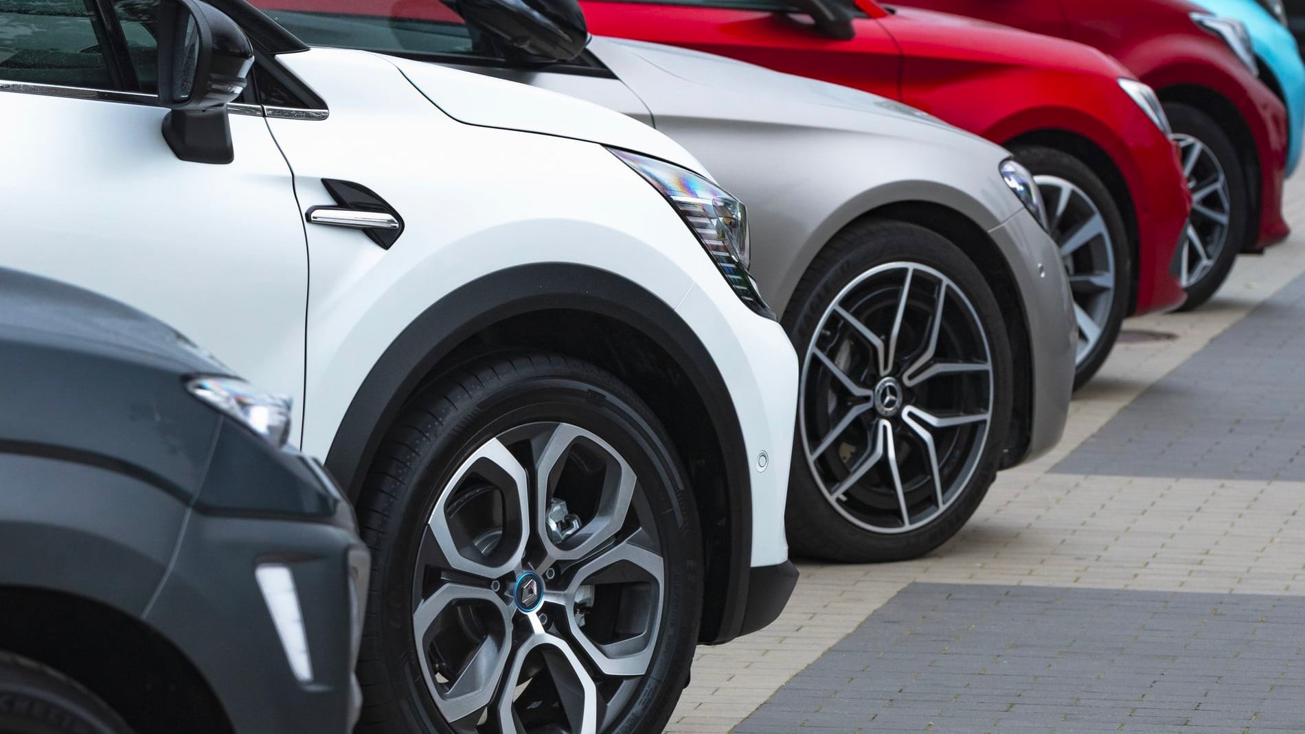 Aviso de la OCU sobre los nuevos coches que se venden en España