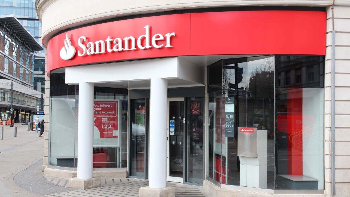 El Banco Santander deja de cobrar comisiones en cuentas y depósitos