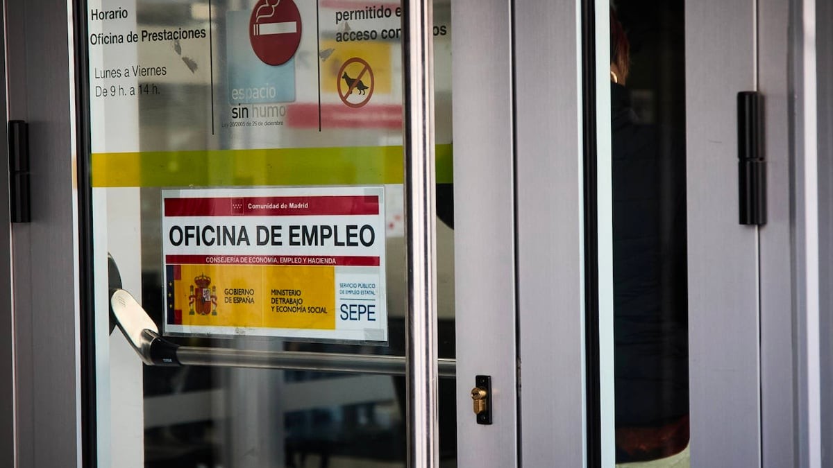 Las ayudas de 500 euros que pueden solicitar los mayores de 45 años tras cobrar el paro