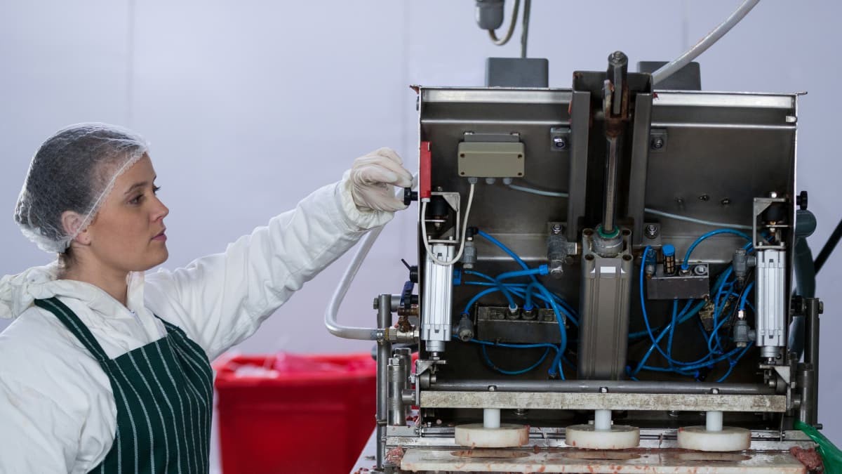 Adecco busca contratar 50 operarios en Málaga con fines de semana libres