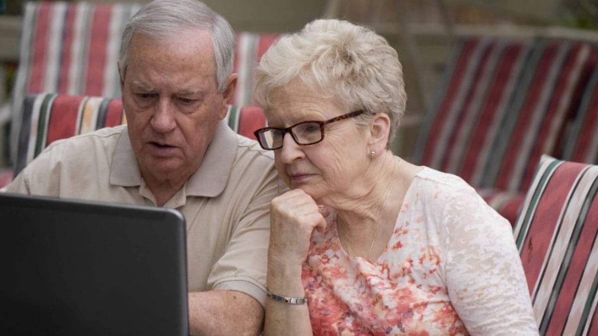 pensionistas consultan el complemento para reducir la brecha de género en las pensiones