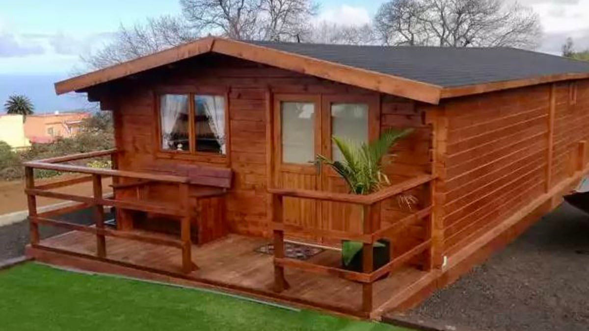 Así es la baratísima casa prefabricada rústica que vale menos de 7.000 euros