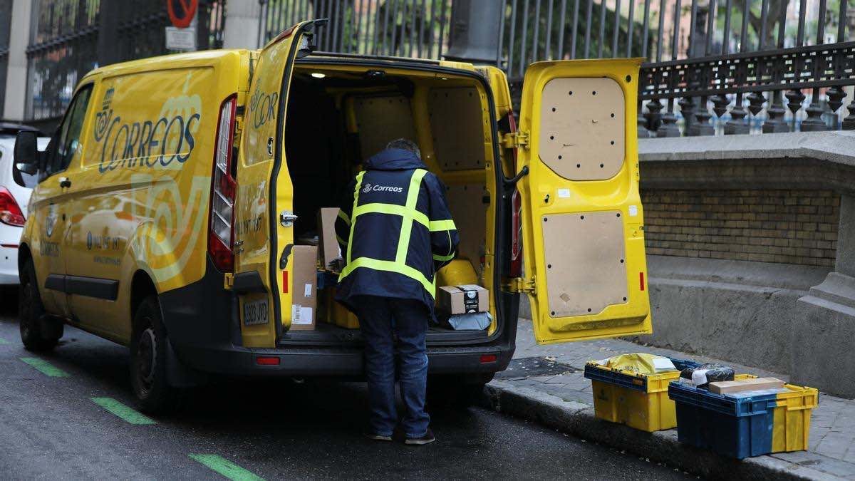Correos busca personal: contrato indefinido de lunes a viernes con sueldos de 2.100 euros