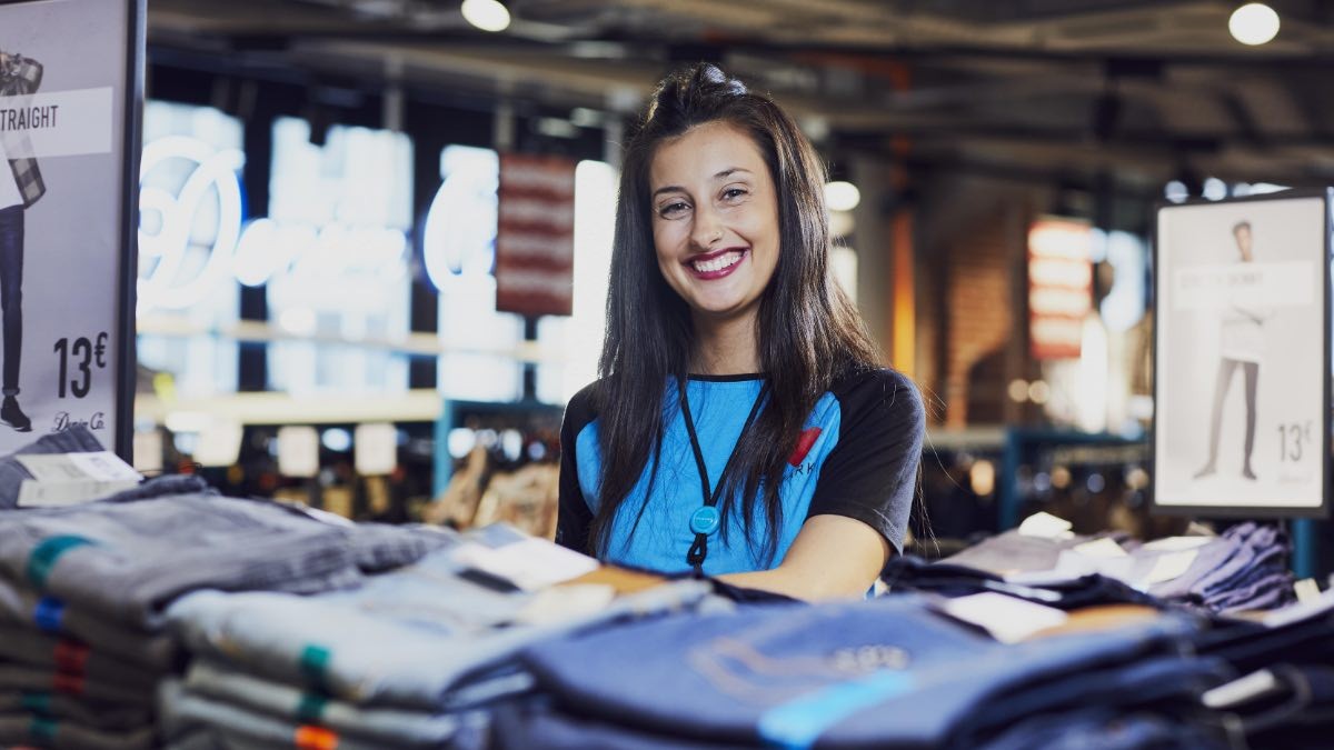 Contrato indefinido desde el primer día: Primark busca personal y no pide experiencia