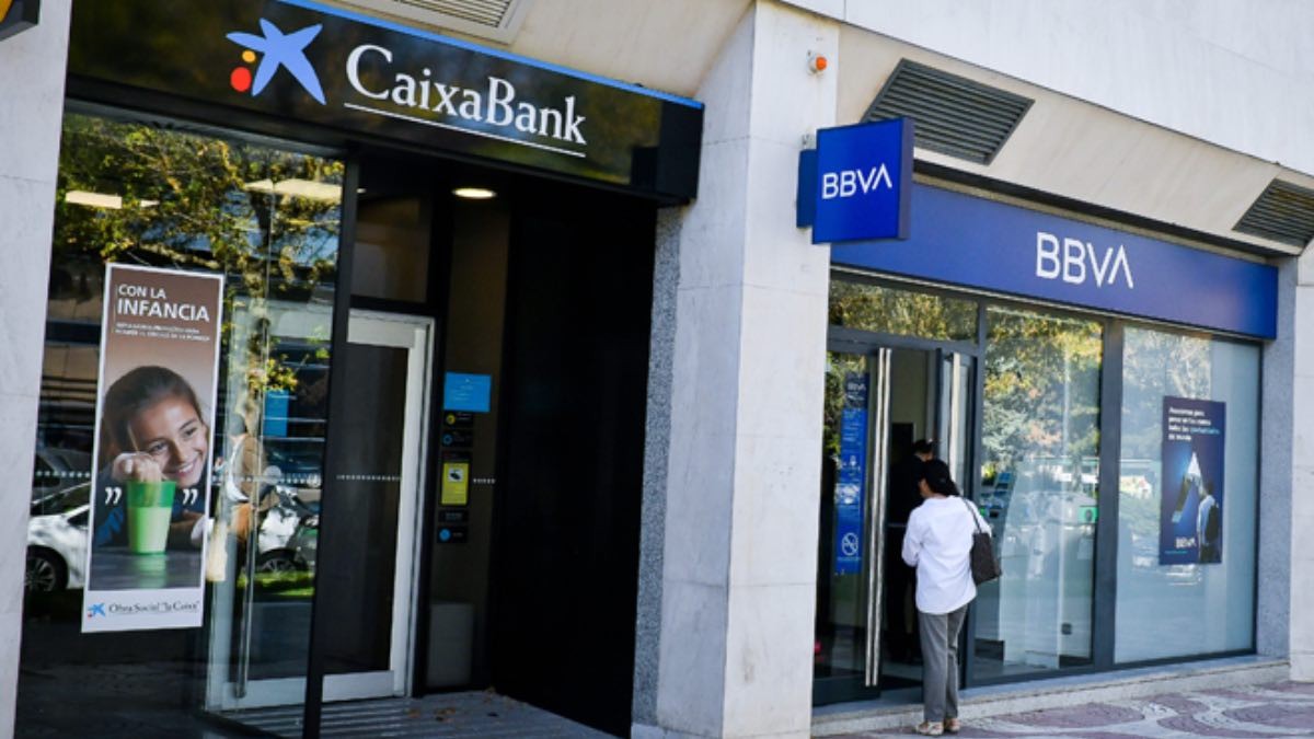 Sucursales CaixaBank y BBVA